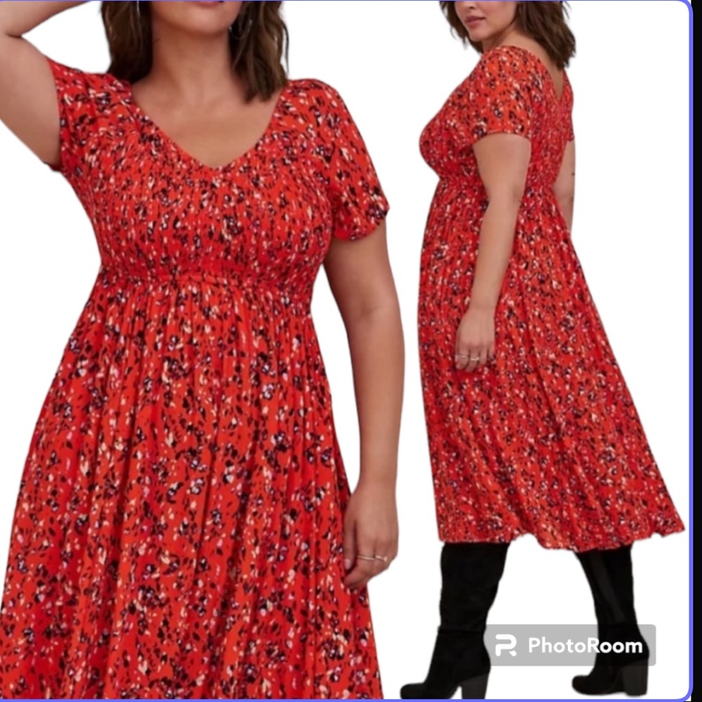 NWT TORRID MIDI GAUZE SMOCKED
SKATER DRESS 00x